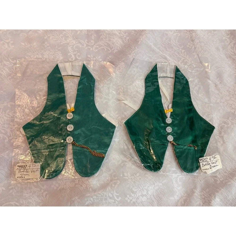 NWT Wine Bottle Cover - Lot 2 Green Vests Host Gift Decor Pocket Chain Buttons